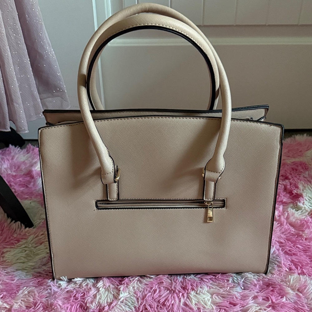 Elegant Beige Satchel Bag - Picture 2 of 13